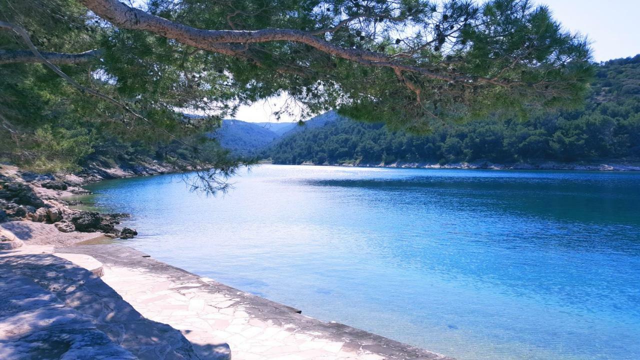 Vacation House "Pave" Povlja  Ngoại thất bức ảnh